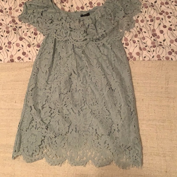Forever 21 mint green lace off-the-shoulder dress - Picture 2 of 2